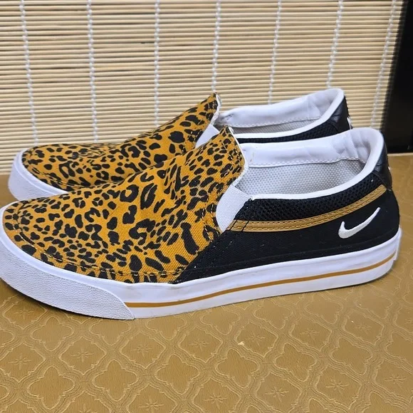 Nike Court Legacy Animal Print Slip-On Shoes - Picture 11 of 11